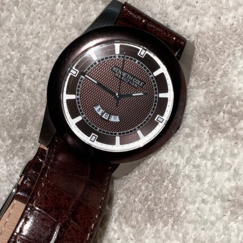 Kenneth Cole REACTION Brown leather analog water rest stainless steel watch 42m